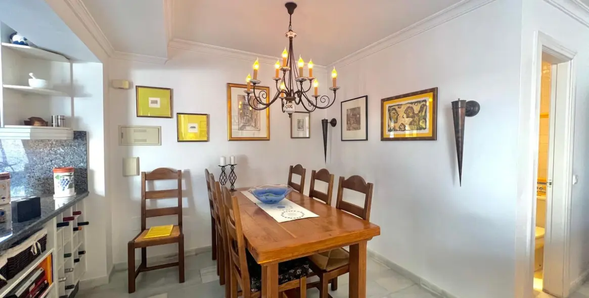 Продажа дома на две семьи в Estepona 9