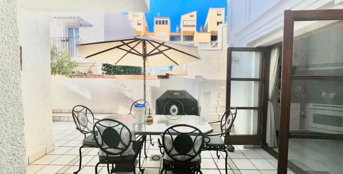 Продажа дома на две семьи в Estepona 19