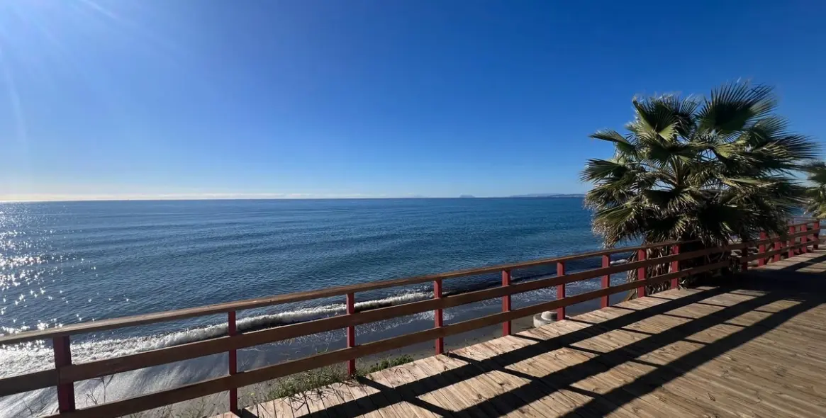 Продажа дома на две семьи в Estepona 2