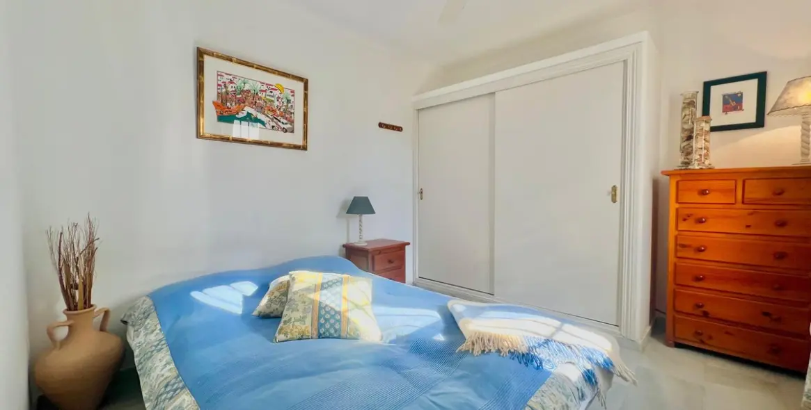 Продажа дома на две семьи в Estepona 14