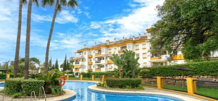 Sale of middle floor apartment in Nagüeles 1