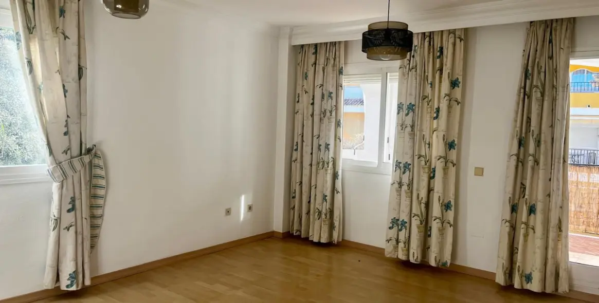 Sale of middle floor apartment in Nagüeles 5