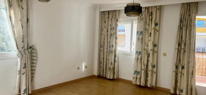 Sale of middle floor apartment in Nagüeles 4