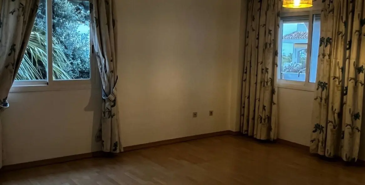 Sale of middle floor apartment in Nagüeles 13