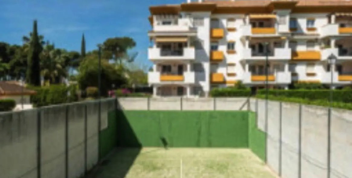 Sale of middle floor apartment in Nagüeles 20