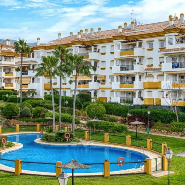 Sale of middle floor apartment in Nagüeles