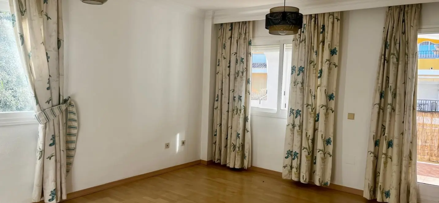 Sale of middle floor apartment in Nagüeles 4