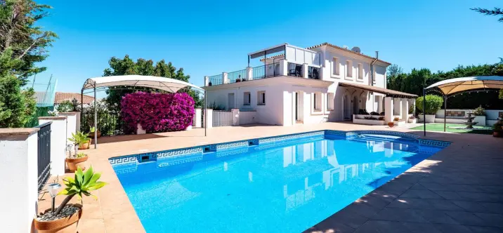 Продажа  отдельно стоящей виллы в Alhaurín el Grande 1