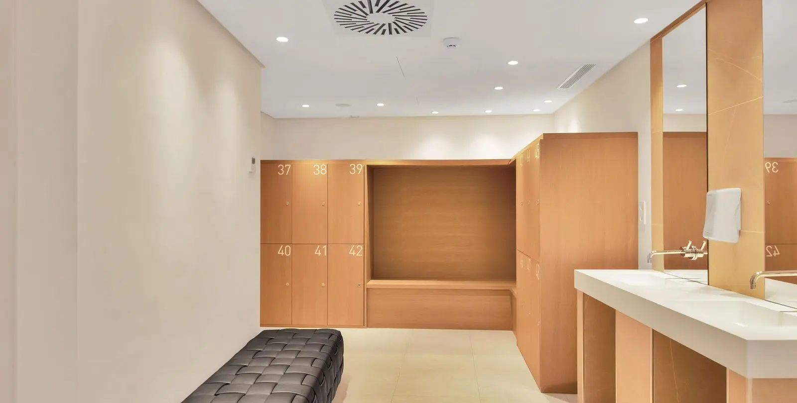 Venta de apartamento en planta baja en Ojén 40