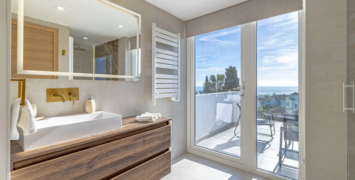 Sale of detached villa in Riviera del Sol 3