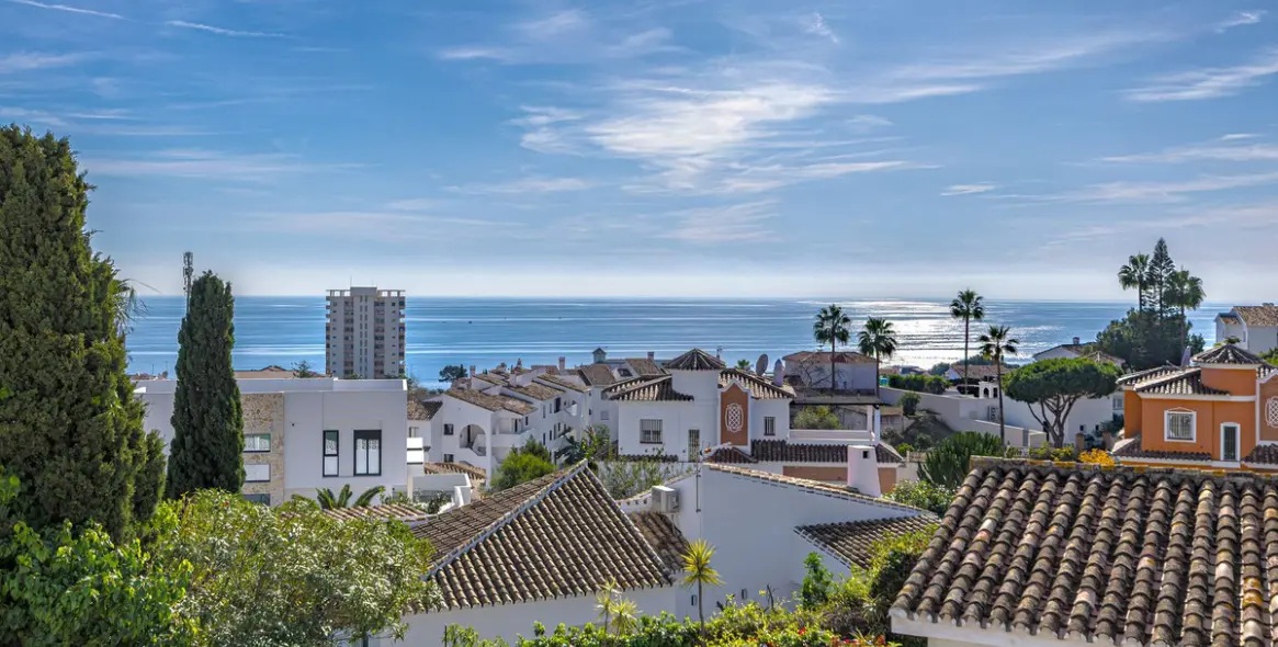 Sale of detached villa in Riviera del Sol 1