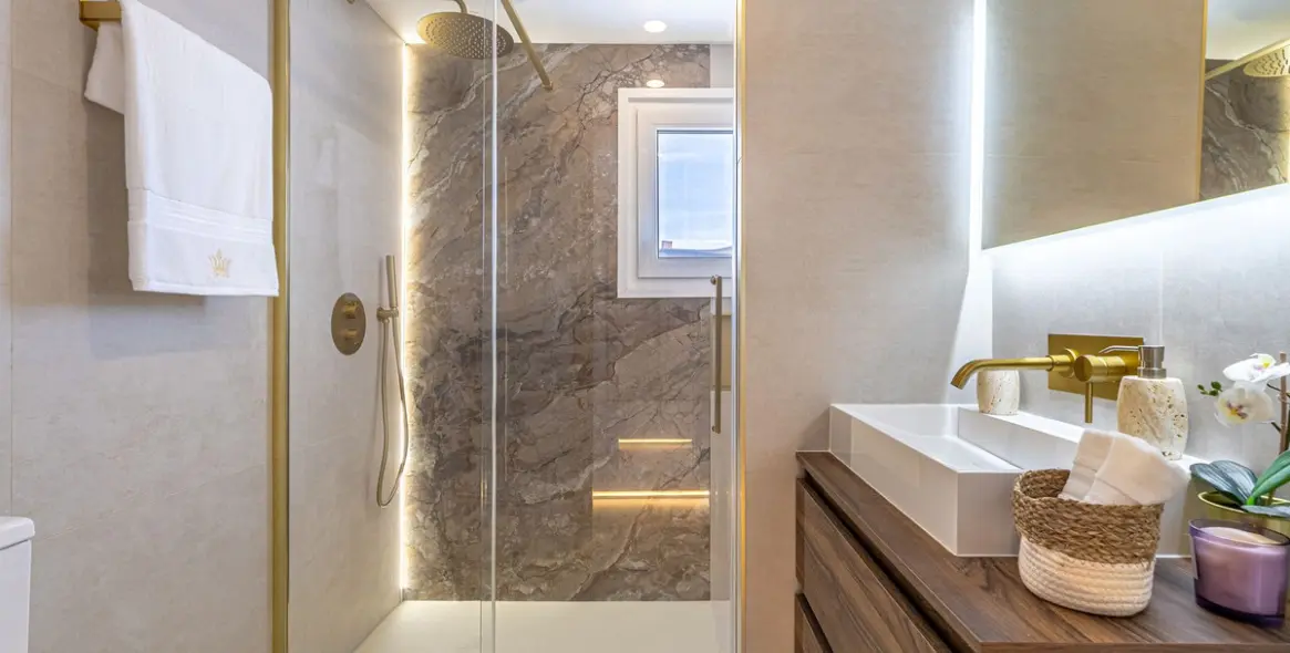 Sale of detached villa in Riviera del Sol 10