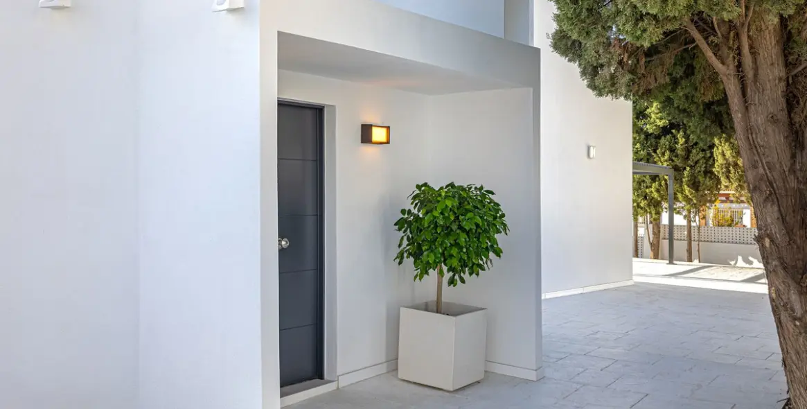 Sale of detached villa in Riviera del Sol 17