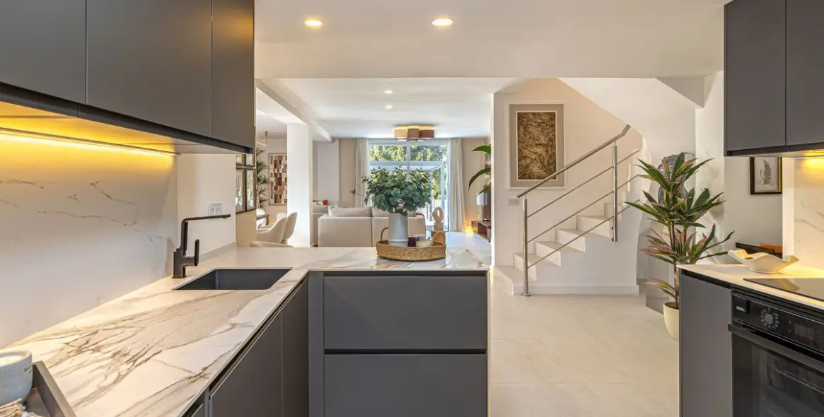 Sale of detached villa in Riviera del Sol 18