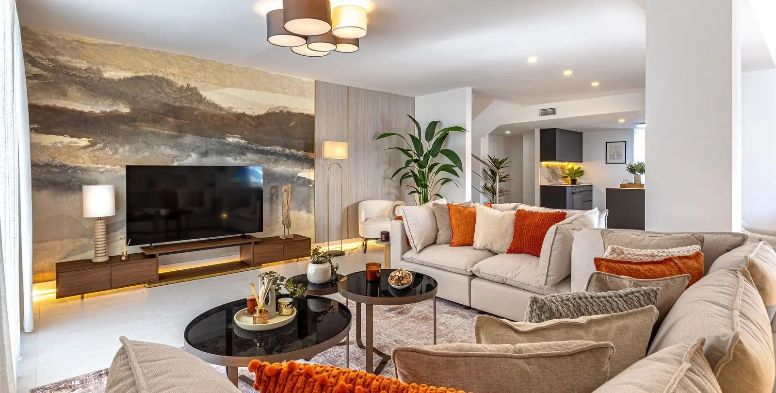 Sale of detached villa in Riviera del Sol 2