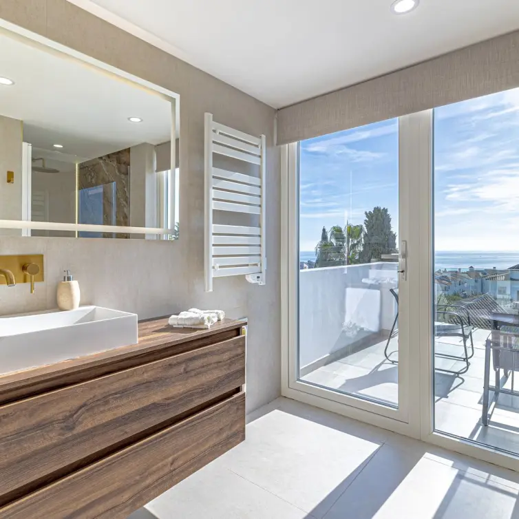 Sale of detached villa in Riviera del Sol