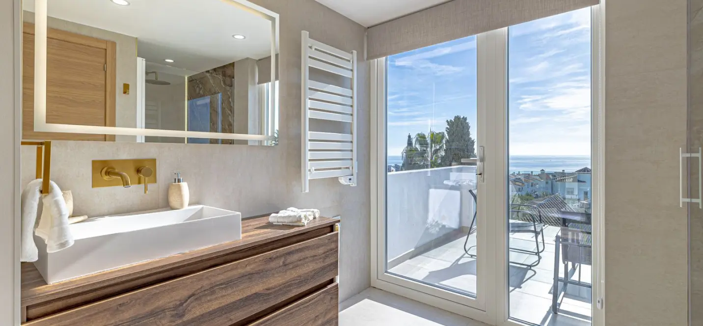 Sale of detached villa in Riviera del Sol 2