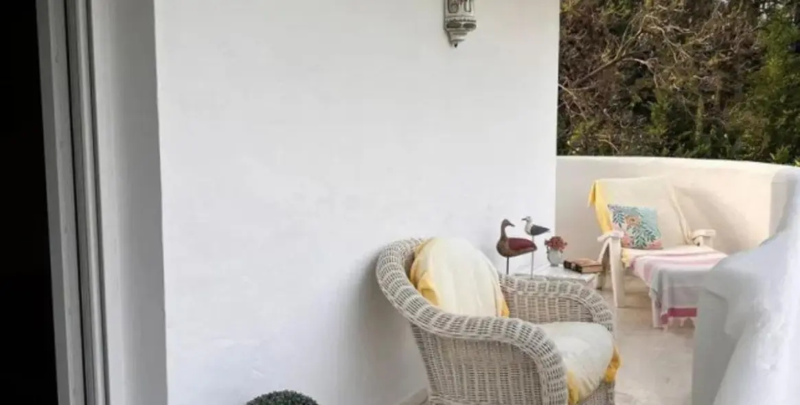 Продажа апартаментов на среднем этаже в The Golden Mile 10