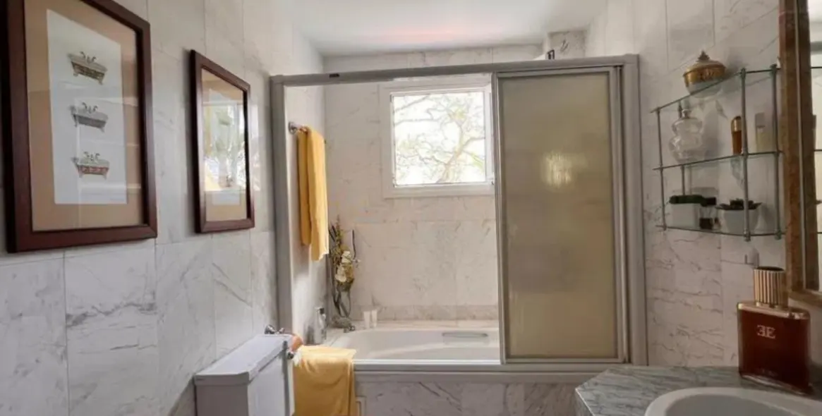 Продажа апартаментов на среднем этаже в The Golden Mile 17