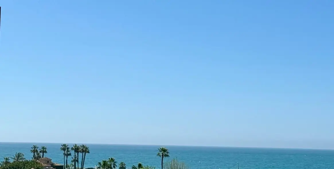 Long-term rent of middle floor apartment in Torre del Mar 1