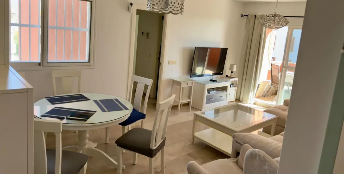 Long-term rent of middle floor apartment in Torre del Mar 10