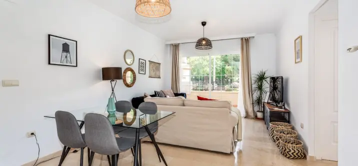 Long-term rent of middle floor apartment in Elviria 1