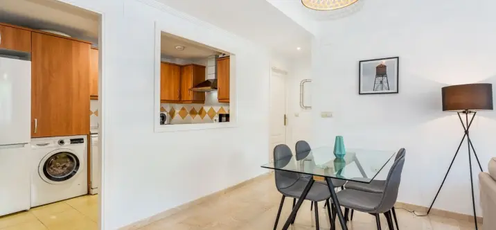 Long-term rent of middle floor apartment in Elviria 4