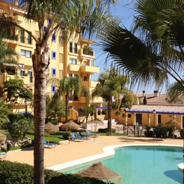 Alquiler a corto plazo de apartamento en planta media en San Pedro de Alcántara