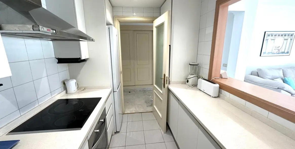 Long-term rent of middle floor apartment in Puerto Banús 5