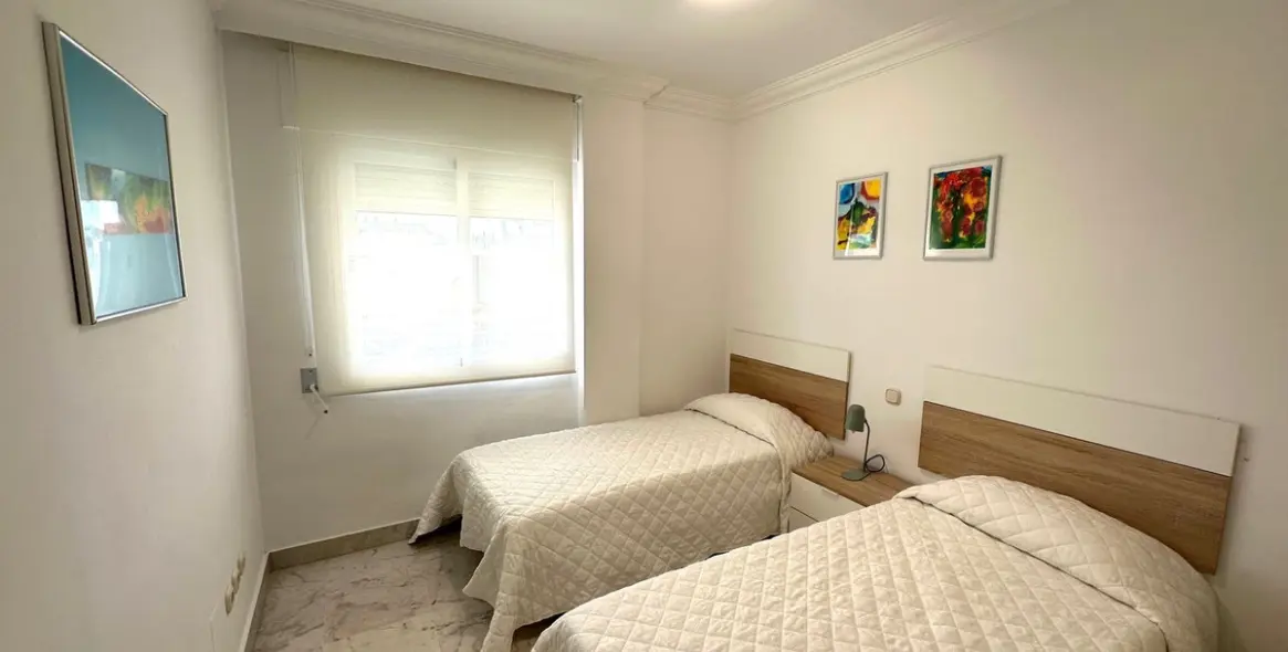 Long-term rent of middle floor apartment in Puerto Banús 9