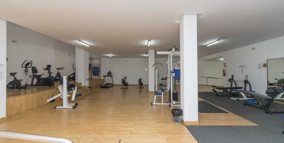 Long-term rent of middle floor apartment in Puerto Banús 25