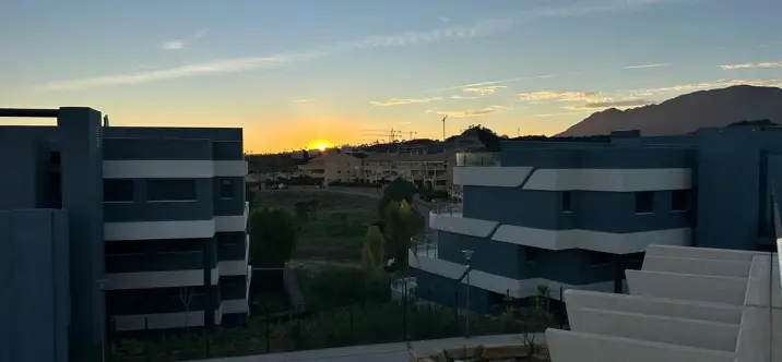 Долгосрочная аренда апартаментов на среднем этаже в Estepona 1