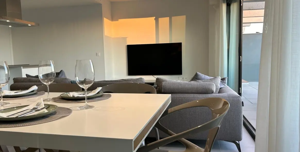 Long-term rent of middle floor apartment in Estepona 6