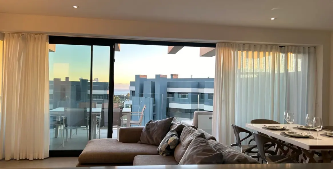 Long-term rent of middle floor apartment in Estepona 11