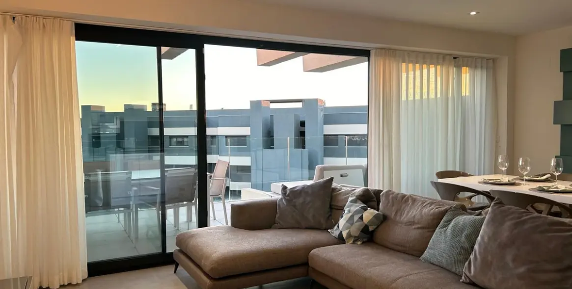 Long-term rent of middle floor apartment in Estepona 12