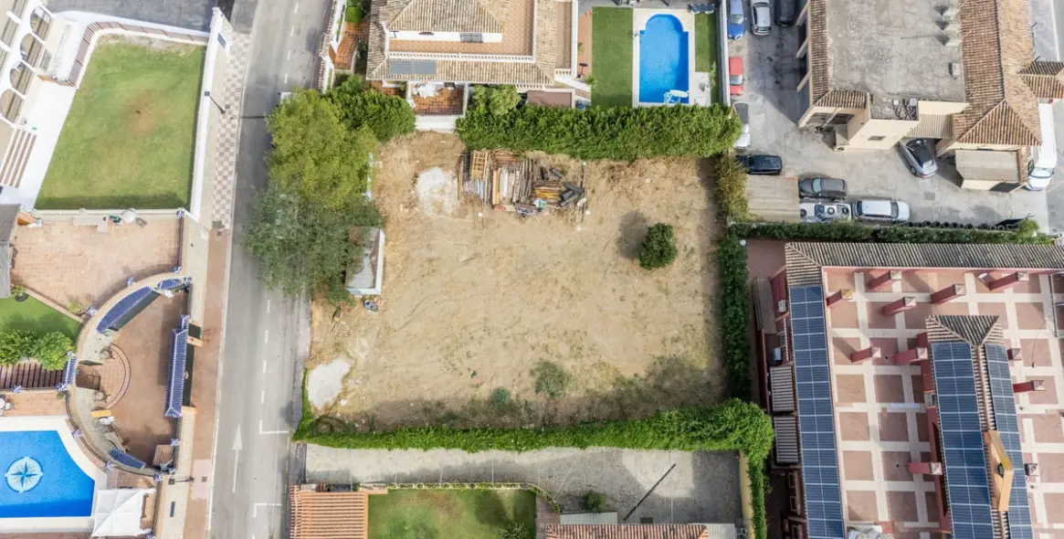 Продажа  жилого участка в Mijas 1