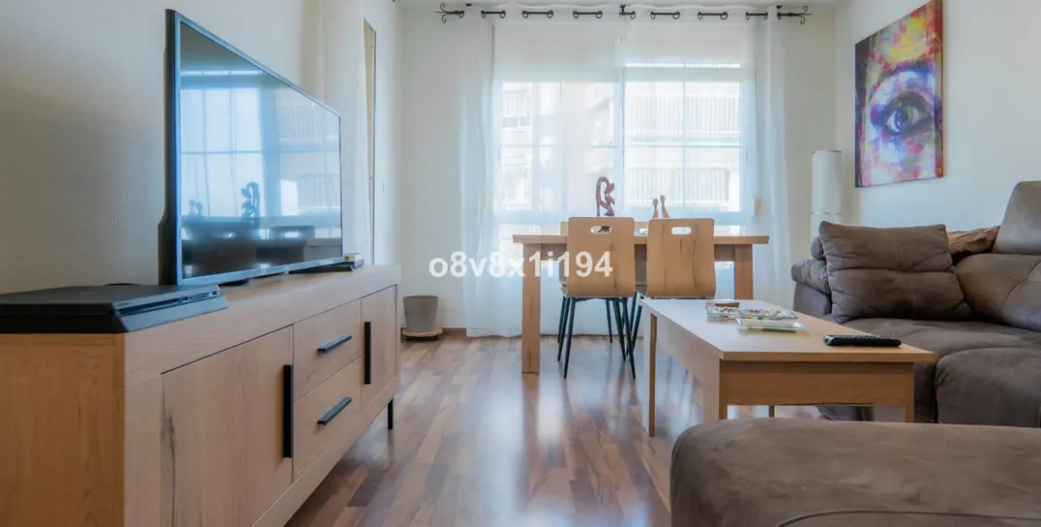 Sale of middle floor apartment in Málaga 2