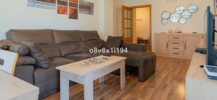 Sale of middle floor apartment in Málaga 2