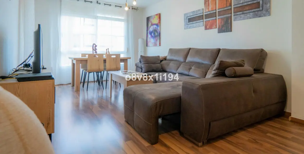 Sale of middle floor apartment in Málaga 4