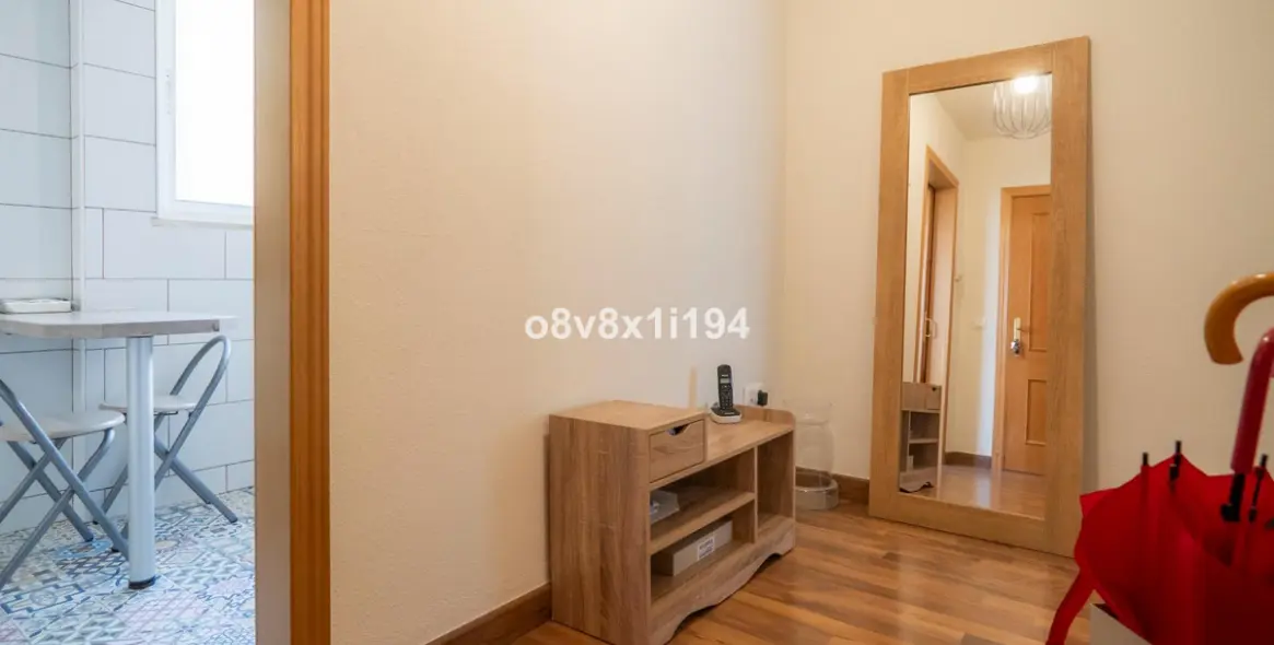 Sale of middle floor apartment in Málaga 6