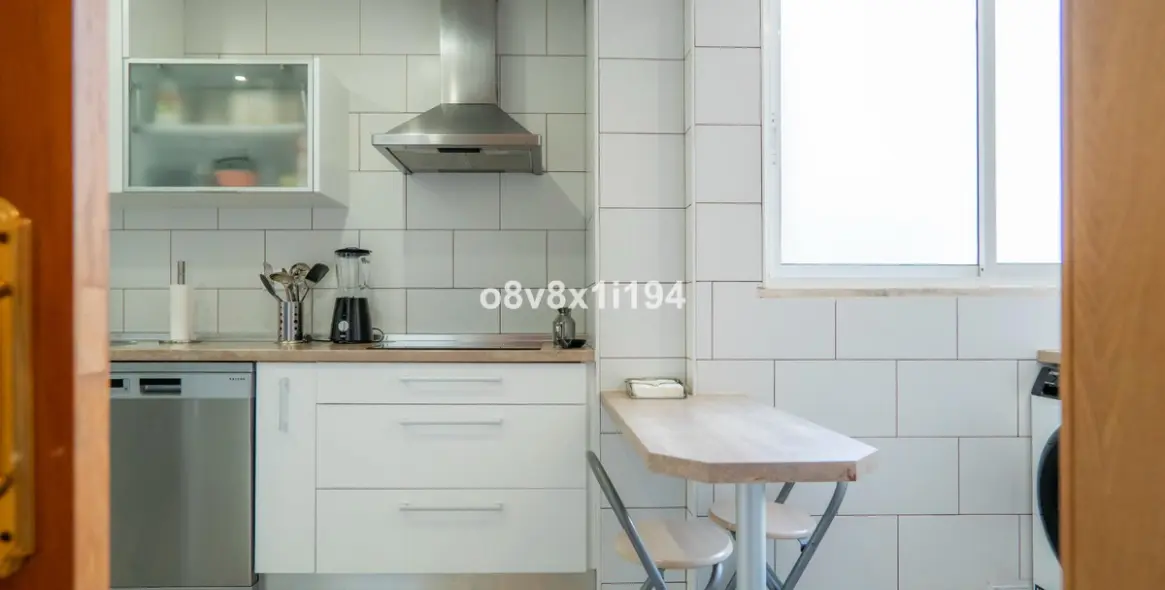 Sale of middle floor apartment in Málaga 14