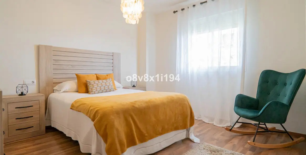 Sale of middle floor apartment in Málaga 15