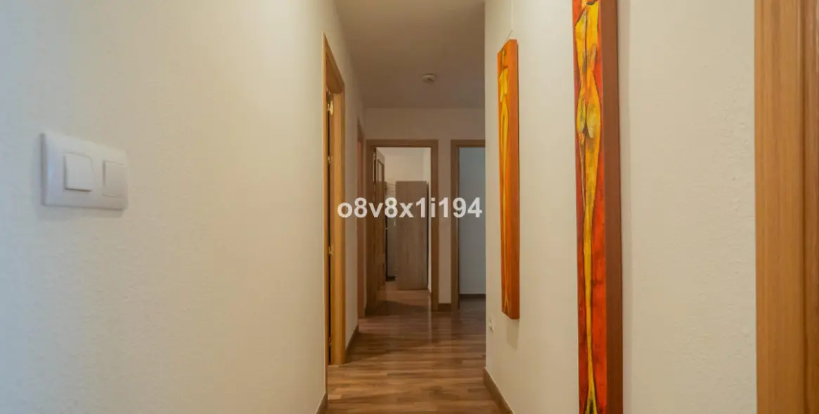 Sale of middle floor apartment in Málaga 39