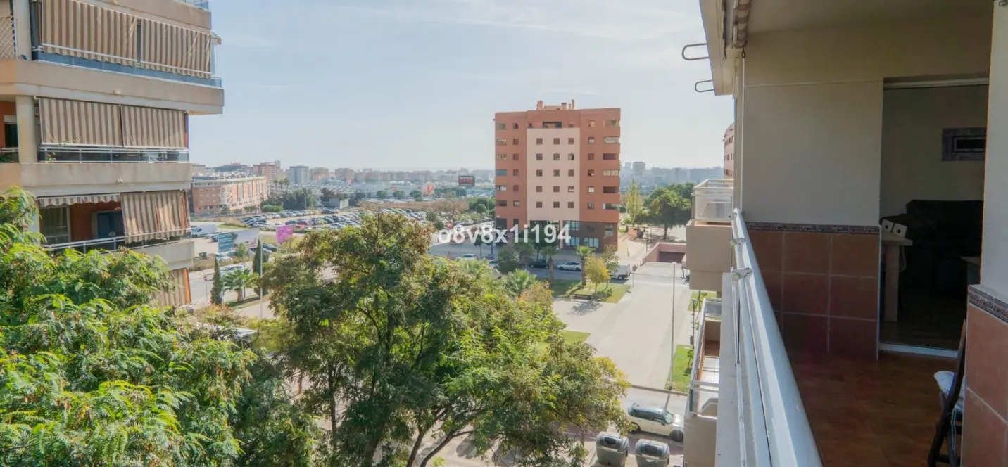 Продажа апартаментов на среднем этаже в Málaga 0