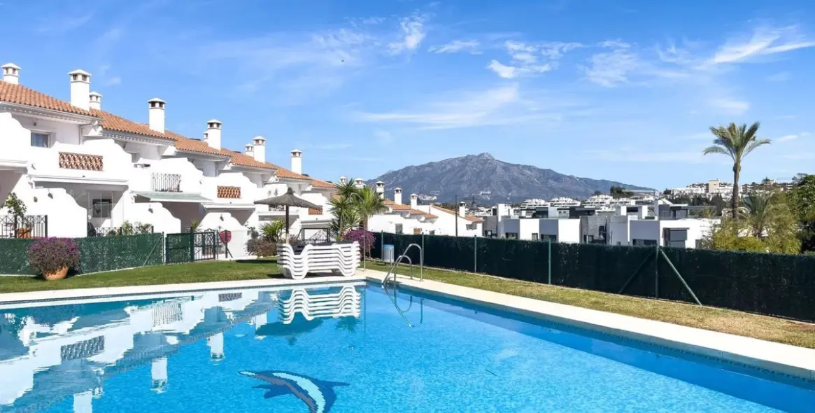 Продажа таунхауса в Estepona 1