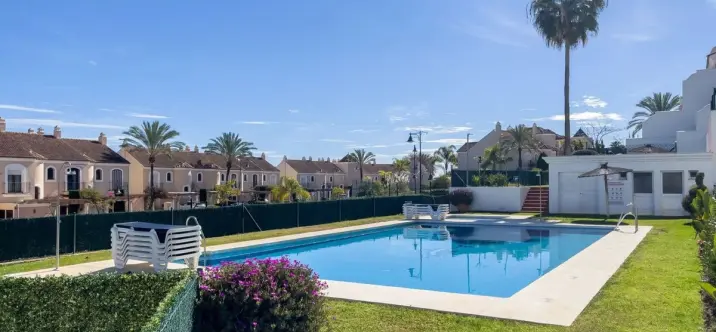 Продажа таунхауса в Estepona 2