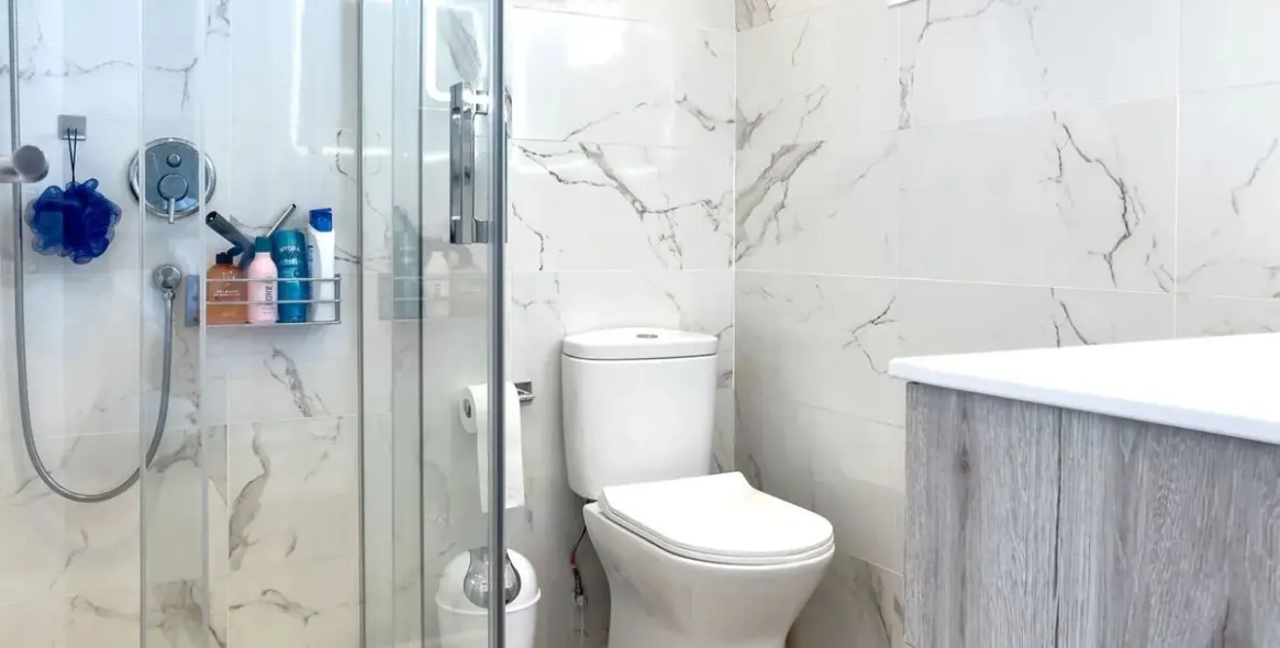 Sale of townhouse in El Paraiso 26