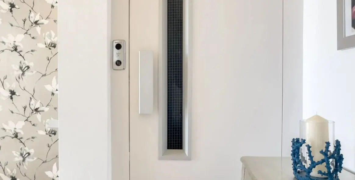 Sale of townhouse in El Paraiso 33