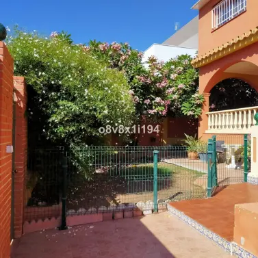 Продажа  отдельно стоящей виллы в Rincón de la Victoria