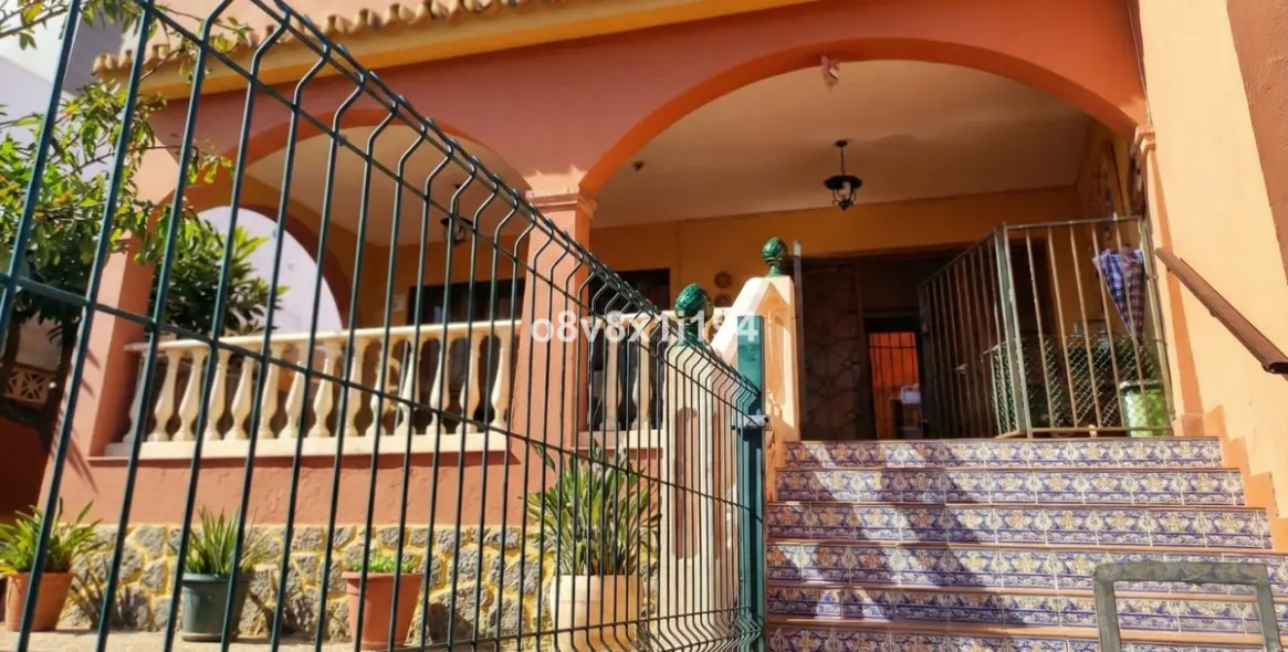 Продажа  отдельно стоящей виллы в Rincón de la Victoria 23